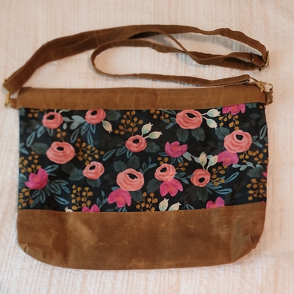 Handbags - Floral Canvas Shoulder Bag